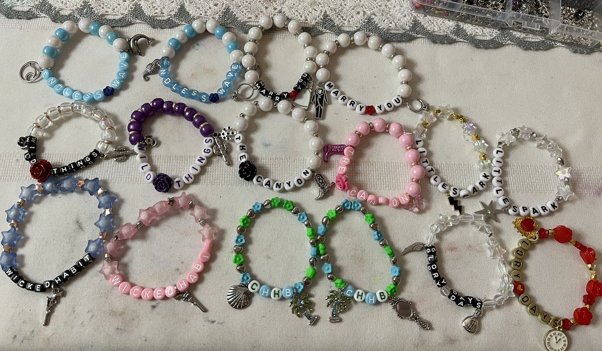 acousticsetluke's tweet photo. Even though we only know what one of these songs sounds like at the moment, I made some charm bracelet sets for every track on The Roses EP based on the vibes of the titles 🫶🏻🥀✨ https://t.co/3DTdBc2nDY