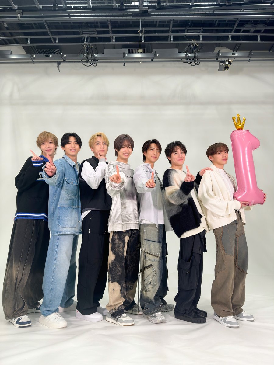 _7mp_official_'s tweet photo. 2024.07.14
IMP.結成１周年!!!!!!!
これからもPINKY.と共に!!!!!!!

#IMP.
#あいえむぴーと読みます https://t.co/IVasarseFv