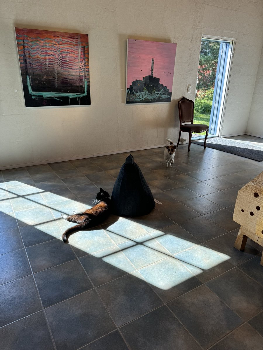 miapetrakumpula's tweet image. Kesäpäivän parhaita hetkiä #galleria #taide ja kaffit. 
Käy #virrat ohiajellessa taidenuuttila.fi