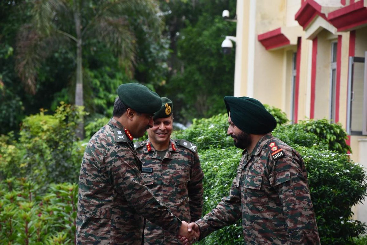 westerncomd_IA's tweet photo. #ForeverReady

#GOC #KhargaCorps visited #PineDiv &amp;  validated training and operational preparedness of the formation. He  witnessed innovation  initiatives taken by the Division &amp; exhorted all ranks to strive for professional excellence.

@adgpi https://t.co/5wEmolkd48