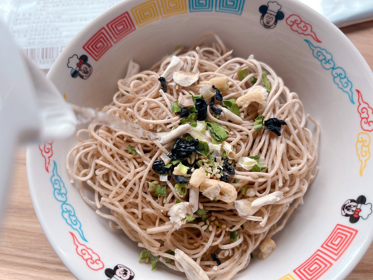 harumam_2176's tweet photo. #PR #コエタス
#plusmugi #プラスムギ #即席麺
コエタス様より提供頂きました𓂃⟡.·
+mugi
ハトムギ麺×即席麺
日本初、簡単にハトムギを食べられるお湯を注ぐだけのノンフライ ハトムギ麺。
大麦と小麦を1:1で練り込んだ、オオムギ麺も入っておりました。 https://t.co/1zsjNsHe0O