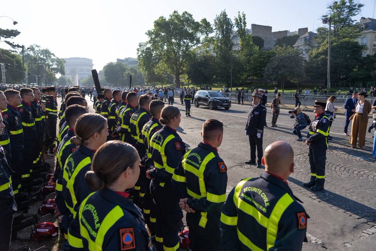 Chaque jour, ils sont engagés pour porter secours et assistance à la population. Aujourd’hui, la Nation leur rend hommage lors du défilé du #14Juillet.
J’ai tenu à saluer les sapeurs-pompiers et les sapeurs-sauveteurs ce matin sur l’avenue Foch. Une fierté de les voir défiler !