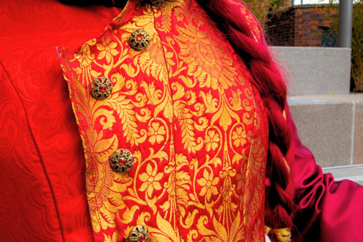 ShakespeareNP's tweet photo. On this day in 2022 we were preparing for our opening ceremony, All The Joy That You Can Wish, with the outstanding @SlungLow! 

2 years on and and we're still obsessed with these beautiful costumes by designer Heledd Rees 🤩

Swipe to see some mesmerizing details ✨ 👉 https://t.co/gx3bzdm1EZ