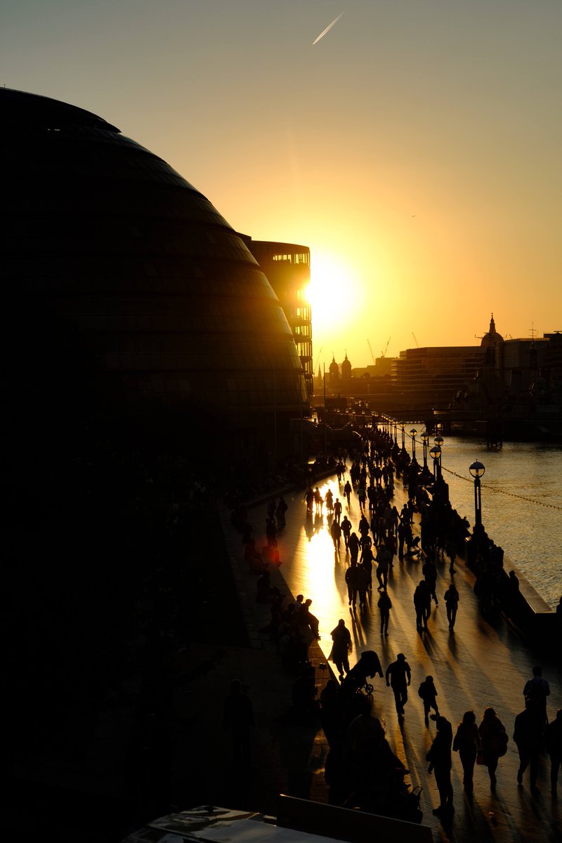 Marriedwithgrownups tweet media