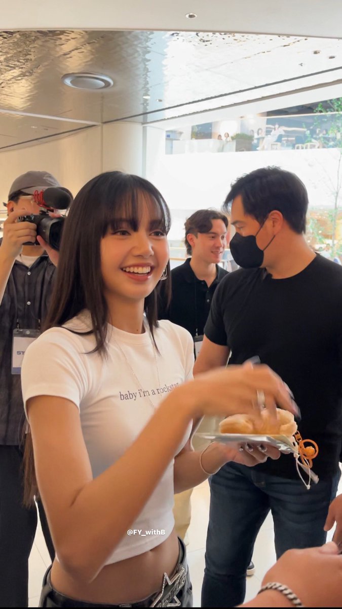 vousjay's tweet photo. ยิ้มเดียวสามารถต่อลมหายใจได้ทั้งชีวิต https://t.co/HQ5gWyzPjk