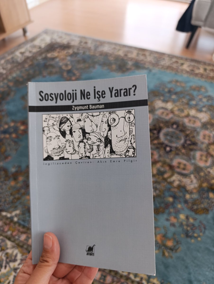 ulku_aybuke's tweet photo. Neden dünya herkesin yoğun işbirliği içinde olduğu bir arı kovanı veya karınca yuvası gibi değil de herkesin ya öldüğü ya da öldürüldüğü bir gladyatör arenası gibi olmak zorunda? https://t.co/3Zh24C7Cm6