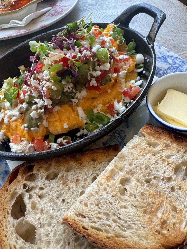 Omelette with avocado, chilli, spring onion, feta cheese and coriander, could a Mexican Omelette get any better? 😍

#brunchtime #delicious #eeeeeats #food #eggs #omelette