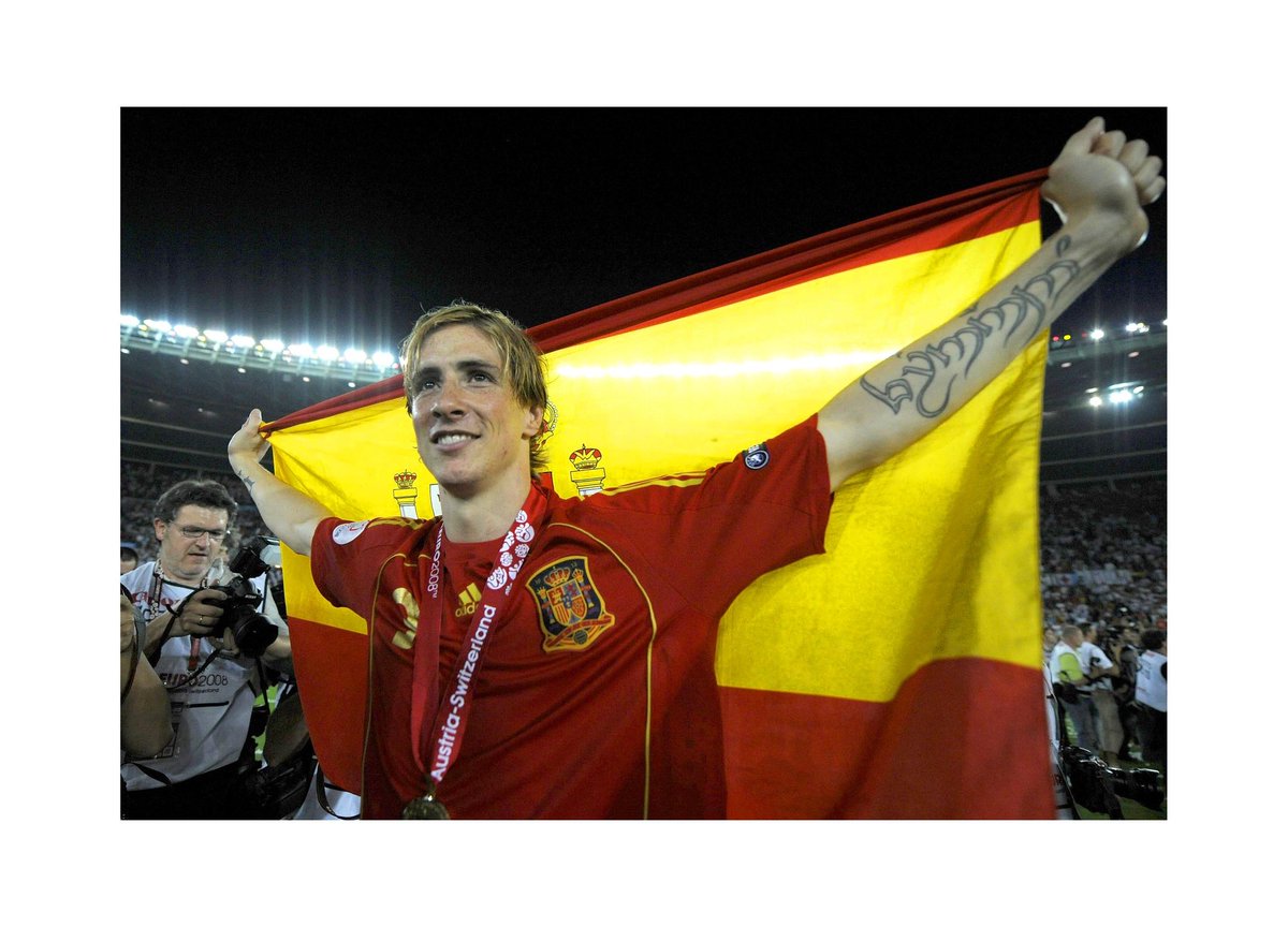 LidiaSierraBUR's tweet photo. El fotógrafo burgalés Félix Ordóñez cubrió varias #Eurocopas y un #Mundial de #Futbol para un medio internacional. 
♥️🤎Creo que #Burgos debería rendirle homenaje dando su nombre a algún espacio o calle.
Es el #fotógrafo + internacional hasta la fecha y muy valorado en nacional https://t.co/IzCSMeruKz
