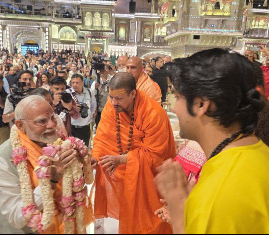 बागेश्वर सरकार 🤝 मोदी सरकार 
धर्म और राजनीति भारत में अलग-अलग नहीं हो सकती