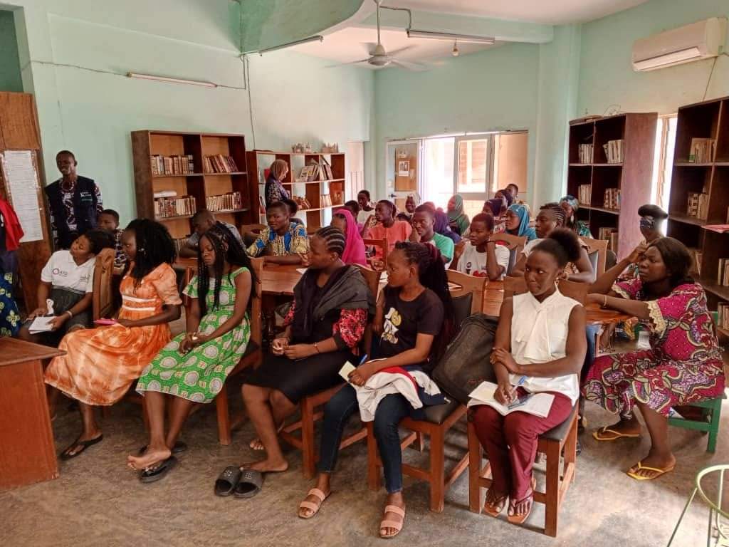 l'Envol (@lenvolbj) on Twitter photo C'était mardi à Natitingou avec l'ONG <a href="/cokaryalhery/">Cokary Alhery</a>.
#Entrepreneuriat #feminin #defis #opportunites #Afrique #Benin C'était mardi à Natitingou avec l'ONG <a href="/cokaryalhery/">Cokary Alhery</a>.
#Entrepreneuriat #feminin #defis #opportunites #Afrique #Benin