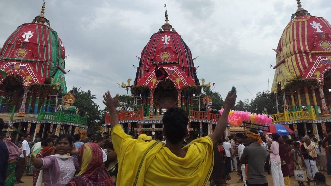 NewsAlgebraIND's tweet photo. BIG BREAKING NEWS 🚨 Ratna Bhandar of Puri Srimandir opened at sharp 1:28 pm.

Snake charmers deployed to appease the serpents believed to be guarding the treasure.

Puri Jagannath Temple’s Ratna Bhandar, the chamber of secret, opened after 46 years.

According to the Odisha Review magazine article from 2022, the Bhitara Bhandar contains 180 types of ornaments, including 74 varieties of pure gold ornaments.

Valuables inside Treasury Trove reflect centuries of devotion and cultural heritage.