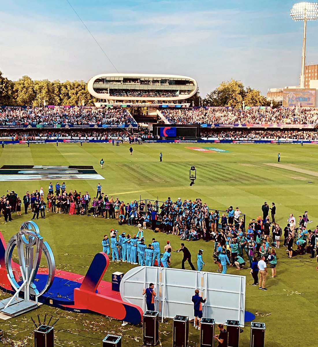 5 years ago today England won the Cricket World Cup 🏴󠁧󠁢󠁥󠁮󠁧󠁿 14th July is the day ⚽️🏴󠁧󠁢󠁥󠁮󠁧󠁿 Bring it home! <a href="/TheBarmyArmy/">England's Barmy Army 🏴󠁧󠁢󠁥󠁮󠁧󠁿🎺</a> <a href="/England/">England</a> <a href="/EnglandFootball/">England Football</a>
