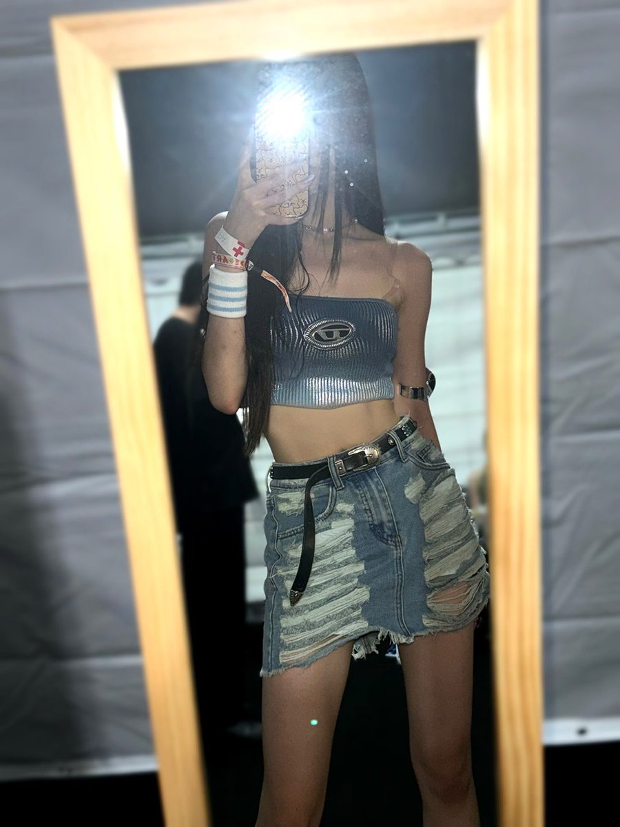 WOOAH_HM's tweet photo. [#민서]
🥽

#WOOAH #우아 #MINSEO https://t.co/Kc34cMH81d
