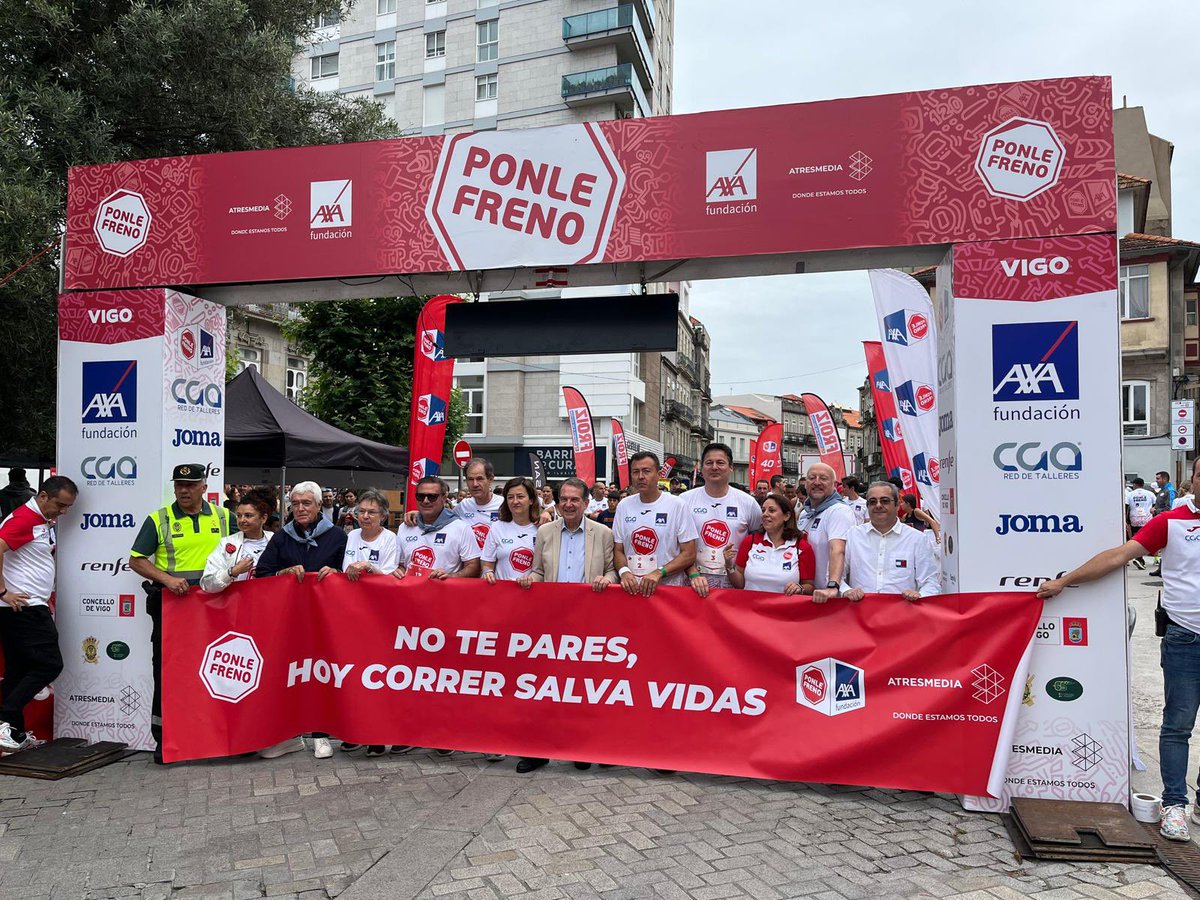 Hoy Vigo corre la #PonleFreno, la carrera solidaria por la seguridad vial 💙✨ 

La recaudación íntegra va para <a href="/GaliciaStop/">STOP Accidentes Galicia</a> 🤝

<a href="/CarrerasPF/">Carreras Ponle Freno</a> <a href="/Ponle_Freno/">Ponle Freno</a>
