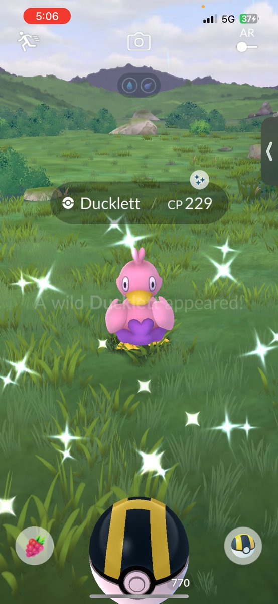 Daphne 💐 tweet media