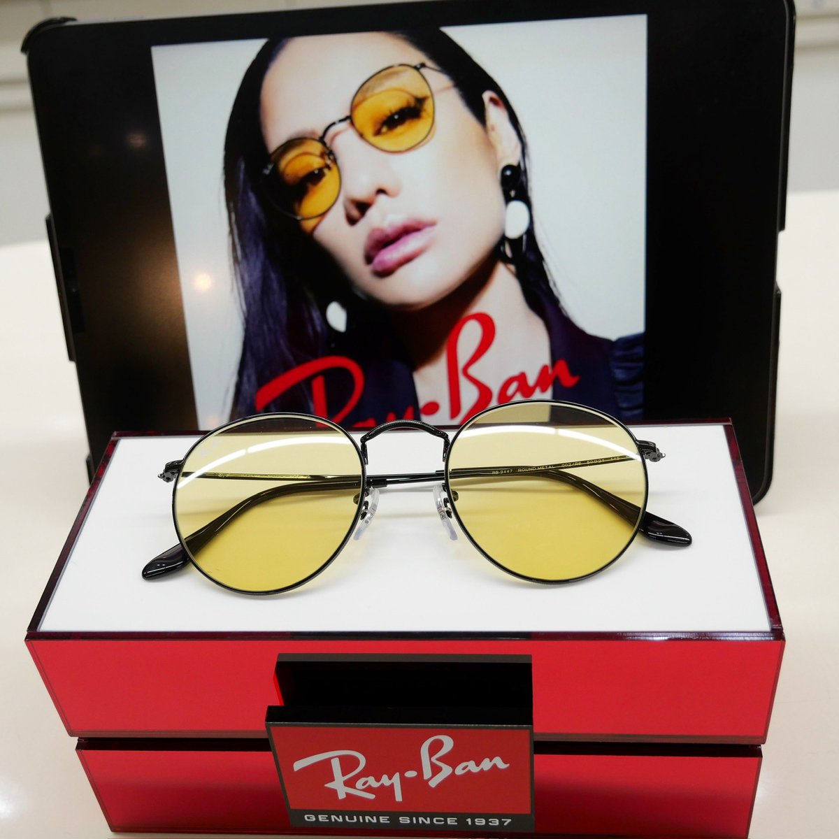 opt_matsunaga's tweet photo. Ray Ban
mod.ROUND METAL(RB3447 002/R6)
27,610yen(税込)
レイバンの新たなアンバサダーに就任されたラッパーのAwichさん着用モデルのラウンドメタルです。
#rayban #raybaneyewear #レイバン #roundmetal #awich #yentown #限定品 #大牟田プレミアム商品券 #glasses #eyewear #eyeglasses #spec #specs #spectacle #optical #sunglasses #shade #lunettes #サングラス #メガネ #大牟田市 #大牟田 #福岡県 #福岡 #fukuoka