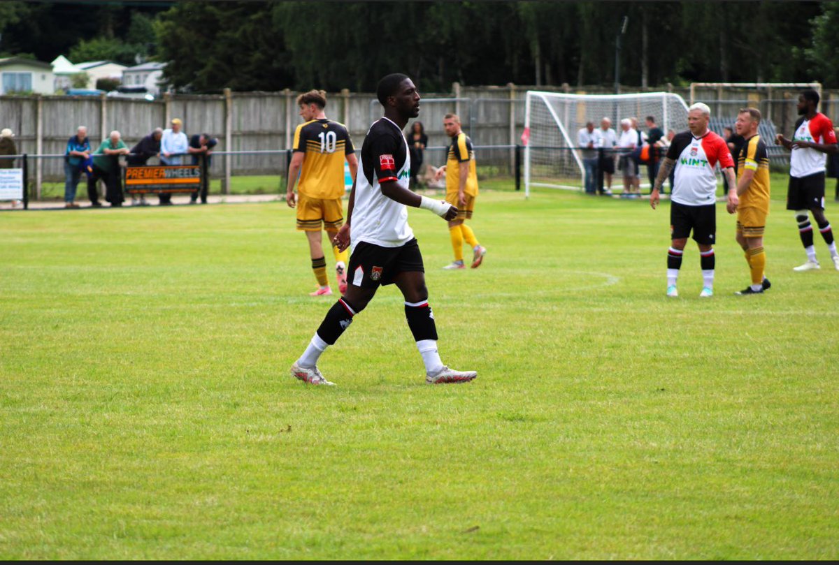 <a href="/toumani_10/">T 🤙🏾</a> 🤝