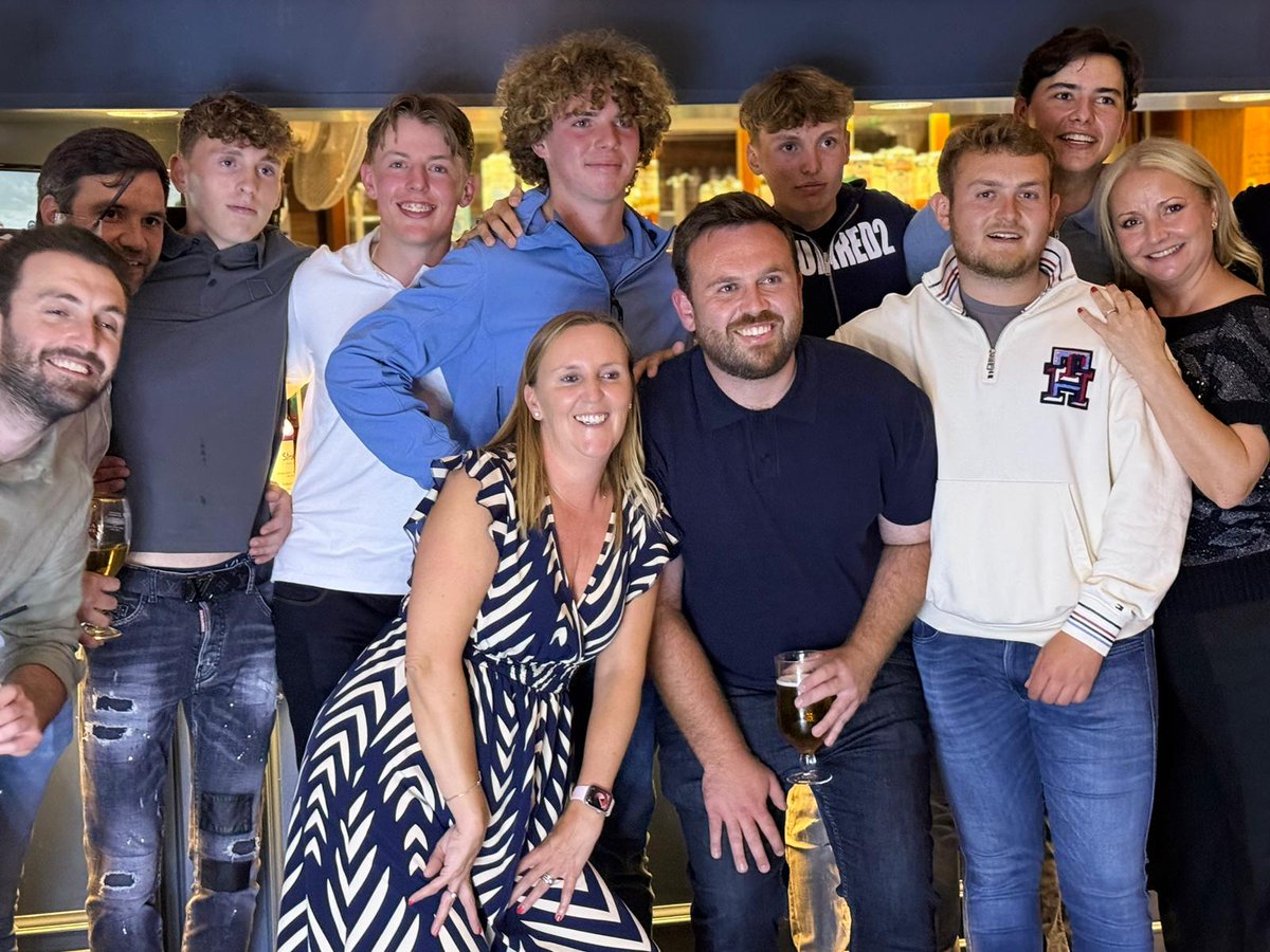 Romfordgolfclub's tweet photo. 3/3 What can we say ! A fantastic evening for Henry. RGC wishes him all the very best in his new chapter. Good Luck @henry_golf19 big thanks to @all_fired-up-pizza and @cheesecakeaway #rgc #rgccadets https://t.co/LNq0wVxGEk