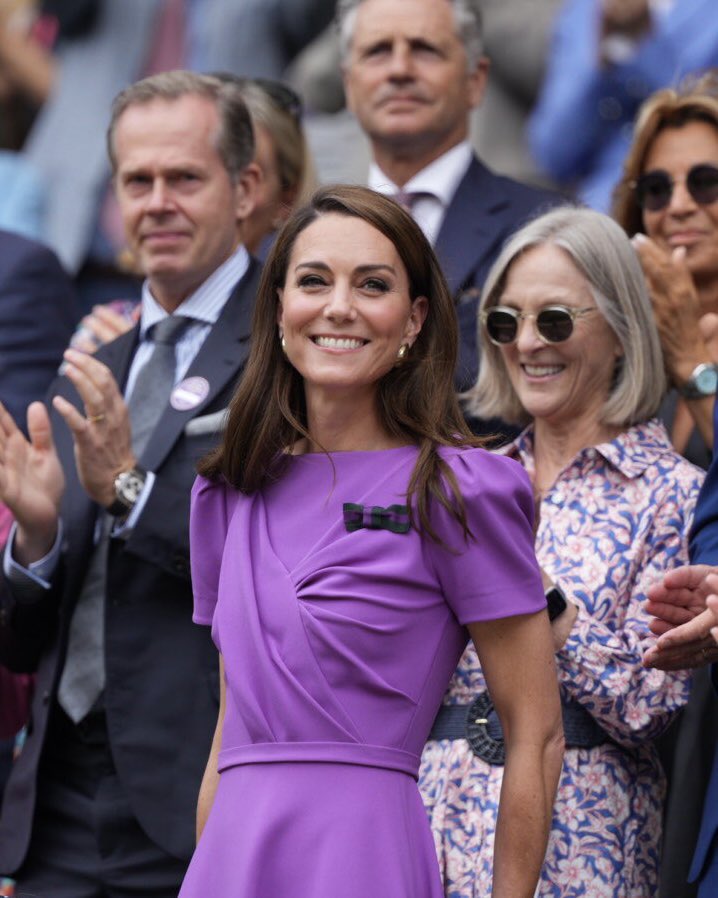 PopBase's tweet image. Kate Middleton attends Wimbledon’s Tennis Championships.