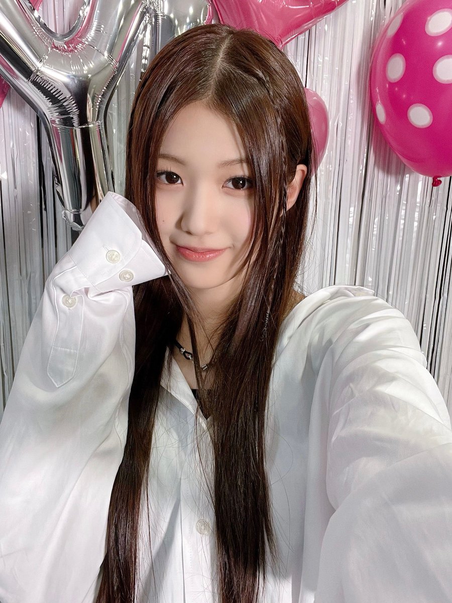 "Hello Joy Yoon :) I spent the first birthday to send with the fans today today! I was able to send time with you, so I was so happy to get a lot of love! Thank you for happiness and I want to be a person who makes you happy! Thank you always 😶🖤" - Yoon Jiyoon #izna