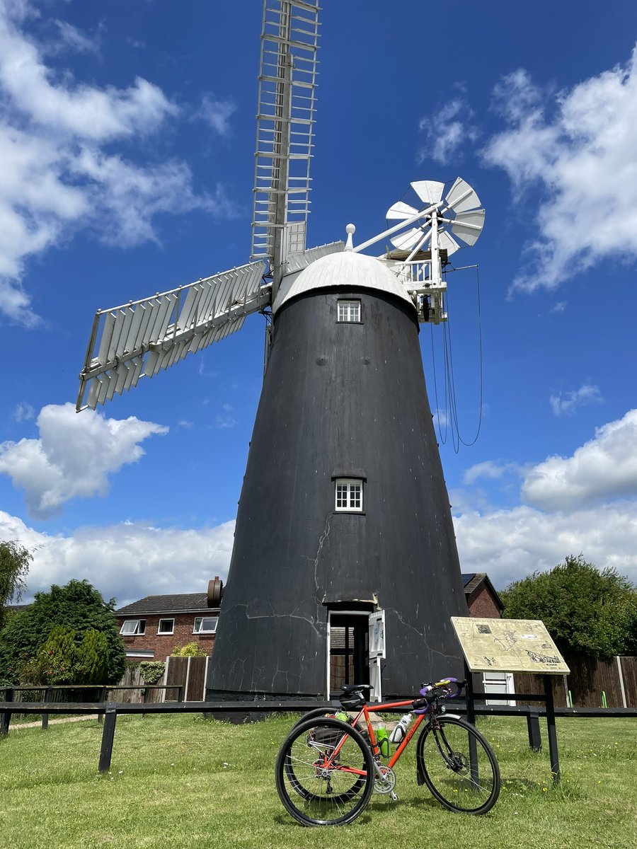 Sunniethehoob's tweet photo. Think the tweetup may have been a better bet. The @ACME_Essex Windmill 200km brevet. 130km and finally food!  Have bagged some windmills. One sector of rough stuff hike a trike wasn’t even possible! @AudaxUK #randonneuring #audax https://t.co/ztnu834NYz