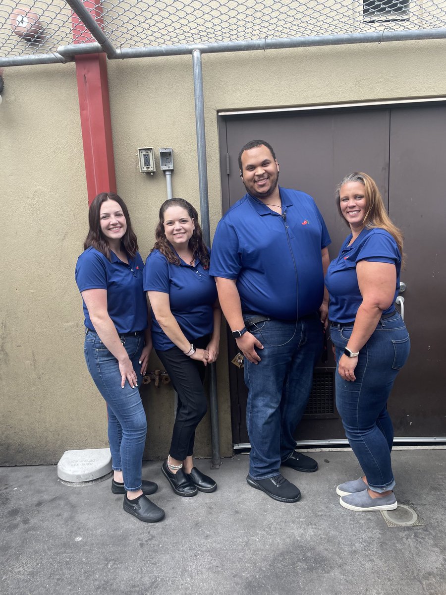 DazioDevin's tweet photo. Chilis 1856 crew!
Love this team 🫶🏻🌶️
#chilis #westsadsbury https://t.co/wfJAi97PFk