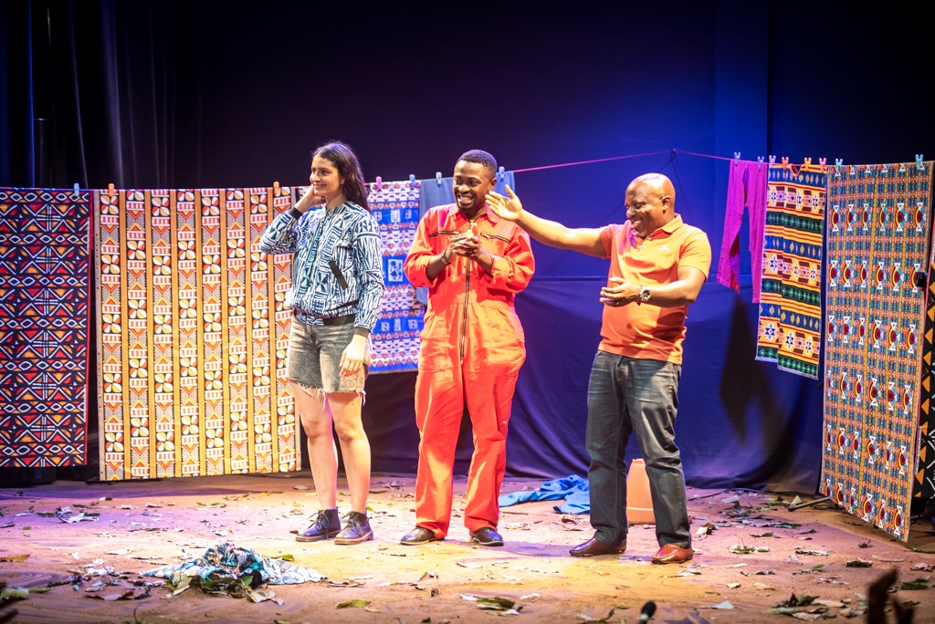 Yann Lorvo (@yannlorvo) on Twitter photo Après #Yaoundé #Douala #Souza #Bafoussam #Dschang la pièce de théâtre 🇨🇵🇨🇲 #TiensTonCoeur de KouamTawa🇨🇲 avec une interprétation d'#AnaLorvo sera présentée dans la #Chefferie de #Batoufam chez sa Majesté Innocent Nayang Toukam avec <a href="/IFCameroun/">Institut français CM</a>. Ce sera un moment très particulier Après #Yaoundé #Douala #Souza #Bafoussam #Dschang la pièce de théâtre 🇨🇵🇨🇲 #TiensTonCoeur de KouamTawa🇨🇲 avec une interprétation d'#AnaLorvo sera présentée dans la #Chefferie de #Batoufam chez sa Majesté Innocent Nayang Toukam avec <a href="/IFCameroun/">Institut français CM</a>. Ce sera un moment très particulier