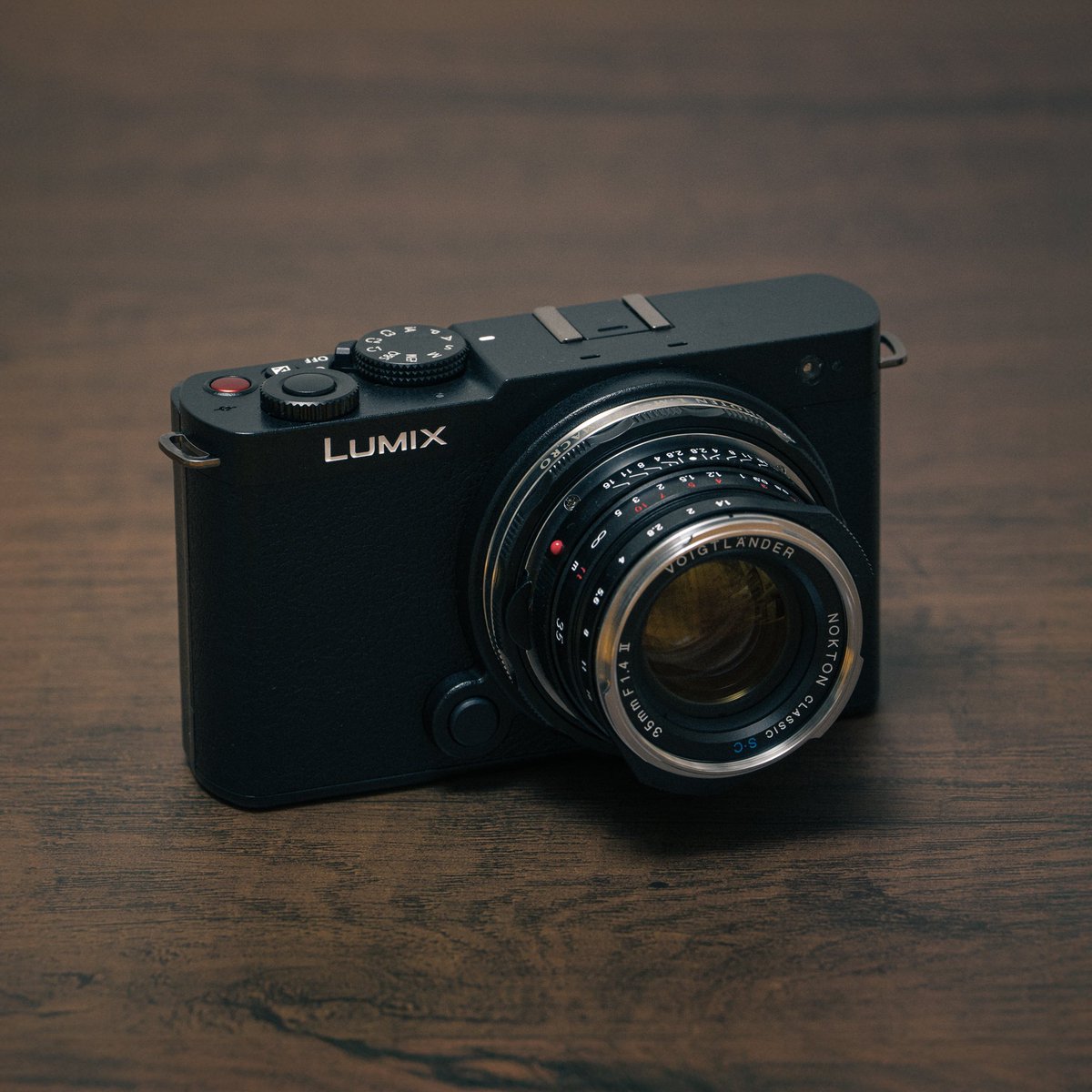 フォクトレンダー NOKTON CLASSIC35F1.4 コシナ フォクトレンダー NOKTON classic 35mm F1.4 価格比較