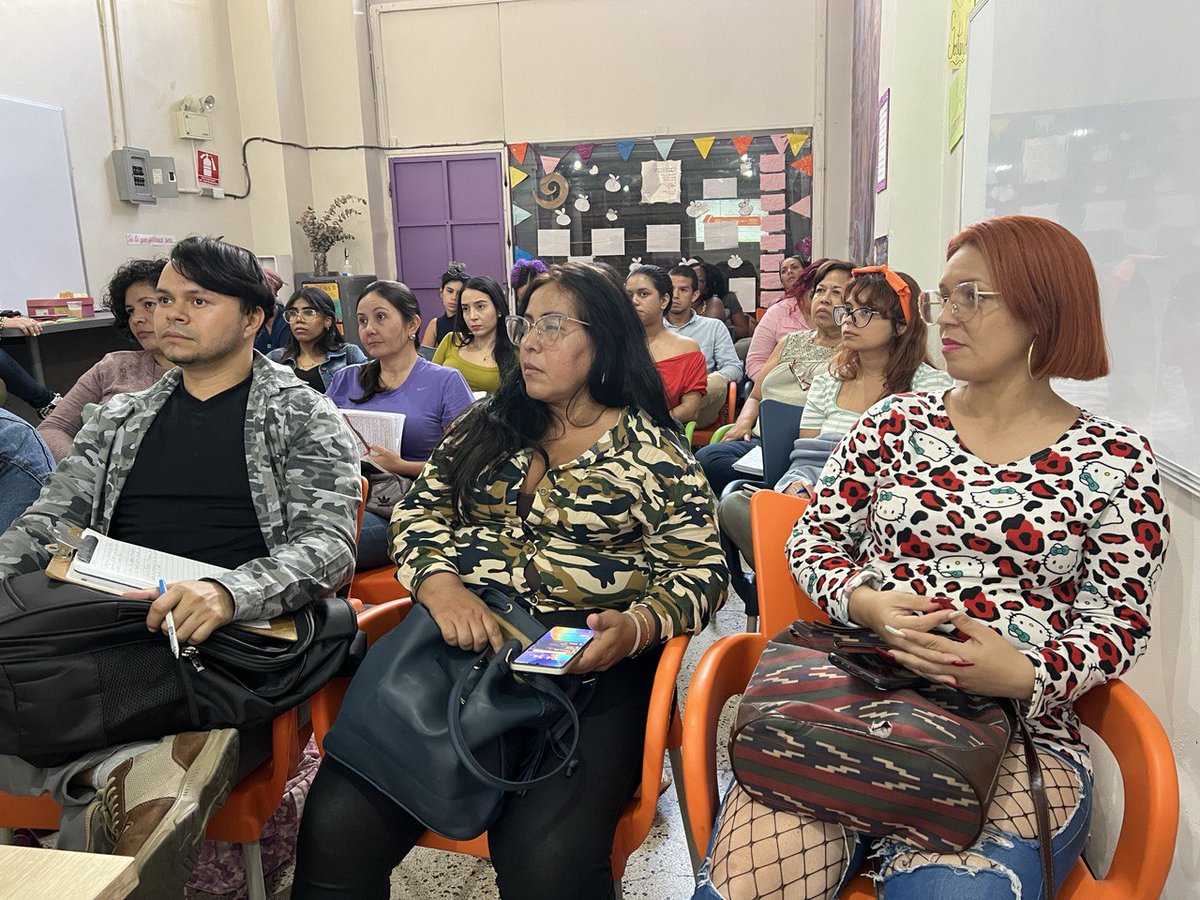 mdiazmendoza's tweet photo. Una nueva ola de voluntarios y voluntarias se unen a  Tinta Violeta para acompañar a mujeres víctimas/sobrevivientes de violencia basada en género a transitar por la ruta de acceso a la justicia @entintavioleta 13/07/24 https://t.co/Z2zghrXg9L