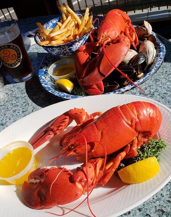 URLobsterpotME's tweet photo. Maine Summer Vibes 🦞🥰

#sundayvibes #sunday #weekendvibes #seafoodlover #goodeats 👊 #getsome ❤️
#Maine #Fresh #Seafood🌊
#fresh #lobster #seafood #clams #clamchowder #fishchowder #scallops #oysters #wine #mainebeer #fullbar #blueberrypie🫐 https://t.co/zDo9E98VEr