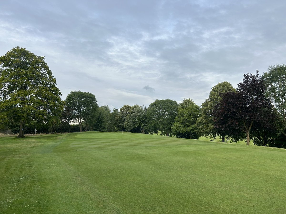 VerulamGreens's tweet photo. Superb effort from the team for the Club Championship with an Am and Pm setup. It’s been a tough few weeks keeping up with the growth and ensuring that course presentation remains 👌 https://t.co/9m7lFnXSOs