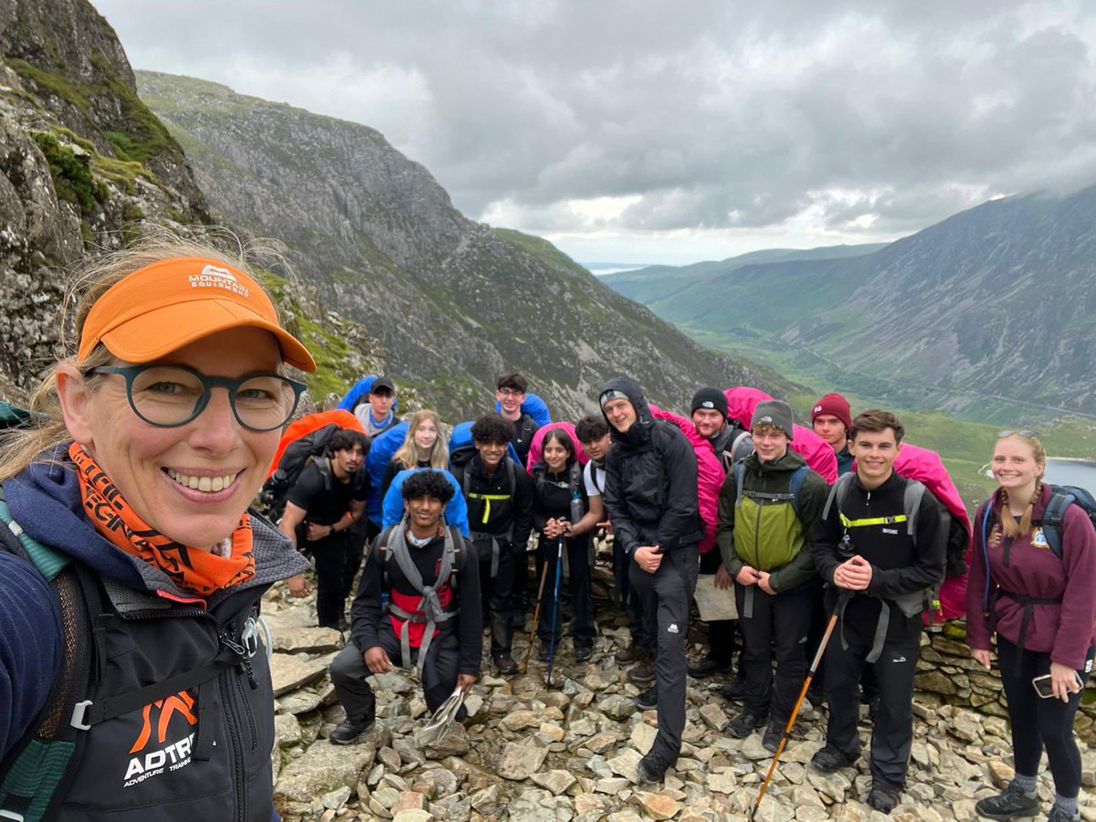 GeogAttwell's tweet photo. My absolute favourite day of the exped over the Glyders. The teams smashed Devil’s kitchen 👏👏👏 @DartfordGS @MissECollierDGS https://t.co/LZauWm6zFI
