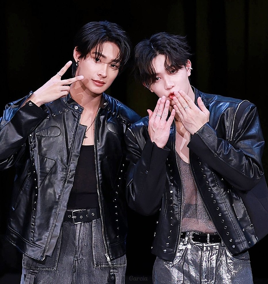 Lam5Feng's tweet photo. 席運死亡・弱視の私にとって客席から登場してくれるのは本当に有り難い🥺🥺
ここ📷撮りたかったという時が沢山あったから、後日配信とかblu-rayで発売とかしませんか？←

#TutorYim_1st_FM_TOKYO
#TutorYim #TutorKrp #Mynameis_yim https://t.co/jW7Uhyxl7J