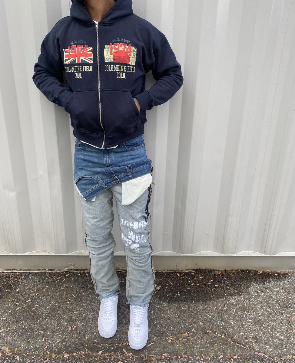 steazye's tweet image. 🚶🏽‍♂️