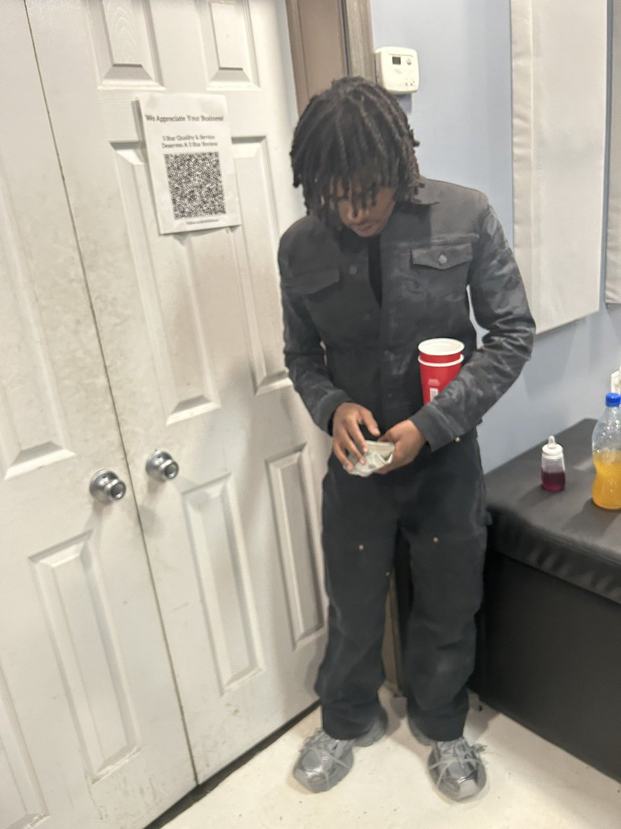 30 (@1lilkhi_) on Twitter photo 