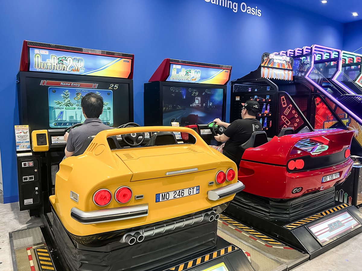 onionsoftware's tweet photo. GiGOイオンモール浦和美園、リニューアルオープンでもちゃんと #OutRun2SP 残っててよかった #Sega #Arcade https://t.co/IPYGdS6klA