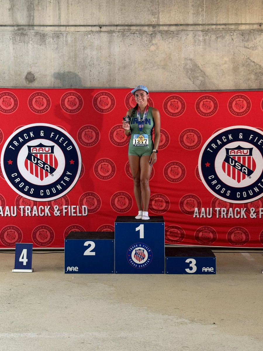 KristaSilletti's tweet photo. 👑 17-18 AAU Club National Champions in the 4by8 &amp; new meet record!!!
👑 17-18 AAU Club National Champion in the 800 https://t.co/fozUd6HTlt
