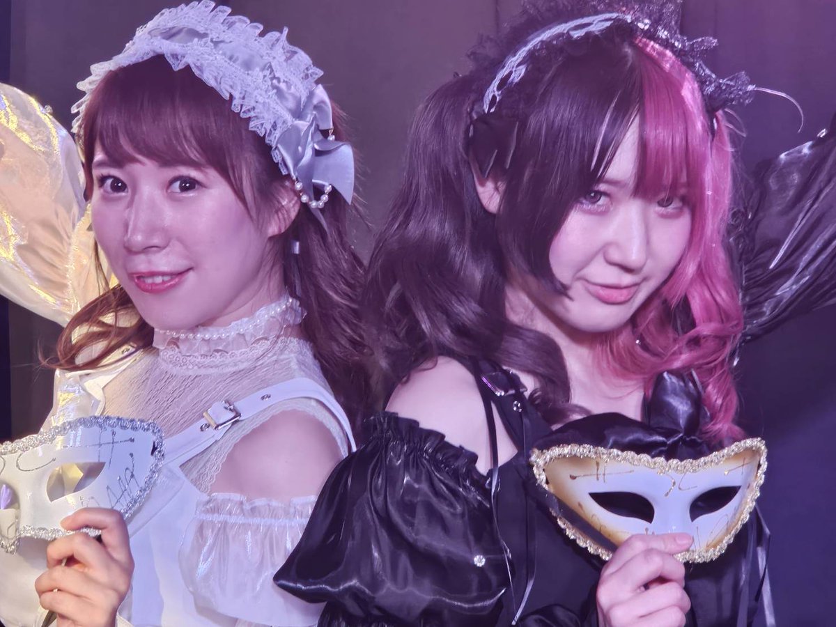 MIKITTY426718's tweet photo. #ROSIUPLIVE2024

ハウスボール大会から１日中ROSIUP三昧❣️
リッキーさんチームで優勝出来ました♪

控えめに言ってめちゃくちゃ楽しかった(>_<)❤

ブラックスワンの冒頭ボーズ！！
めちゃくちゃ可愛くてツボ♪ https://t.co/Gepsq2hvol