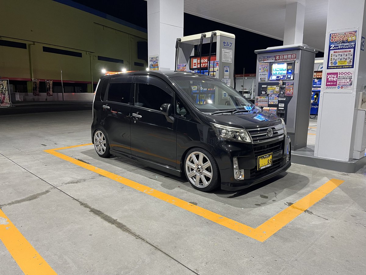 ミニ純正6.5j
フロント車高調に内リム当たるわ、リアはアクスルに当たるわで🤦