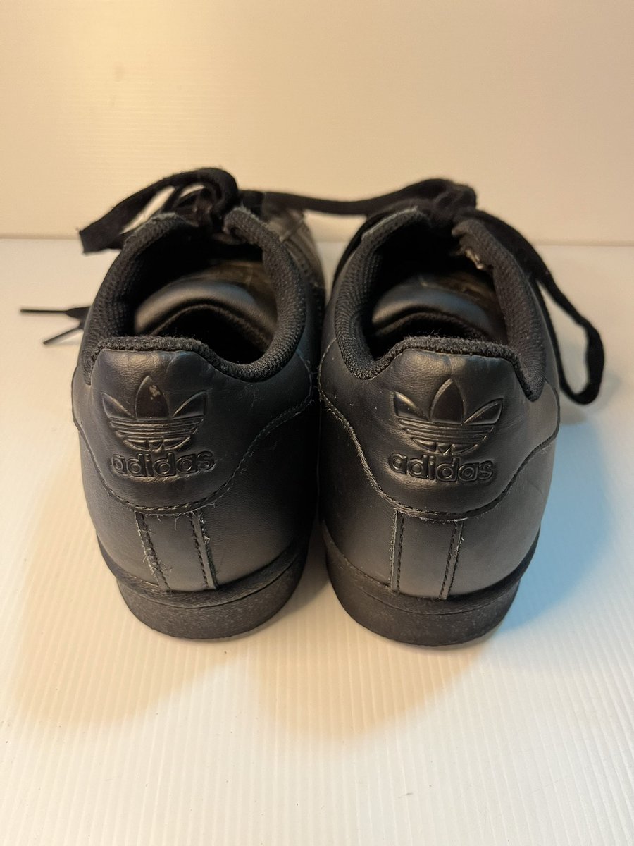 fourz1444's tweet photo. Superstar 38.5/24CM

750 บาท รวมส่ง ��ท้ 💯

#รองเท้าadidas #ร้องเท้ามือ2 #รองเท้ามือ2 #ส่งต่อ #ส่งต่อรองเท้า #ส่งต่อรองเท้าadidas #ส่งต่รองเท้ามือ2 #ส่งต่อรองเท้ามือสอง #ปล่อย #ปล่อยรองเท้า #ปล่อยรองเท้ามือ2 #ปล่อยรองเท้ามือสอง #รองเท้ามือ2adidas #adidassuperstar https://t.co/vIsOW5WQam