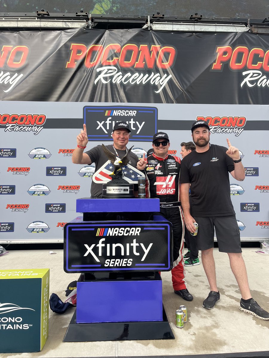 ahouston95's tweet photo. Winning is good for business! ⁦@ColeCuster⁩ ⁦@StewartHaasRcng⁩ https://t.co/bhWxDDwnTc