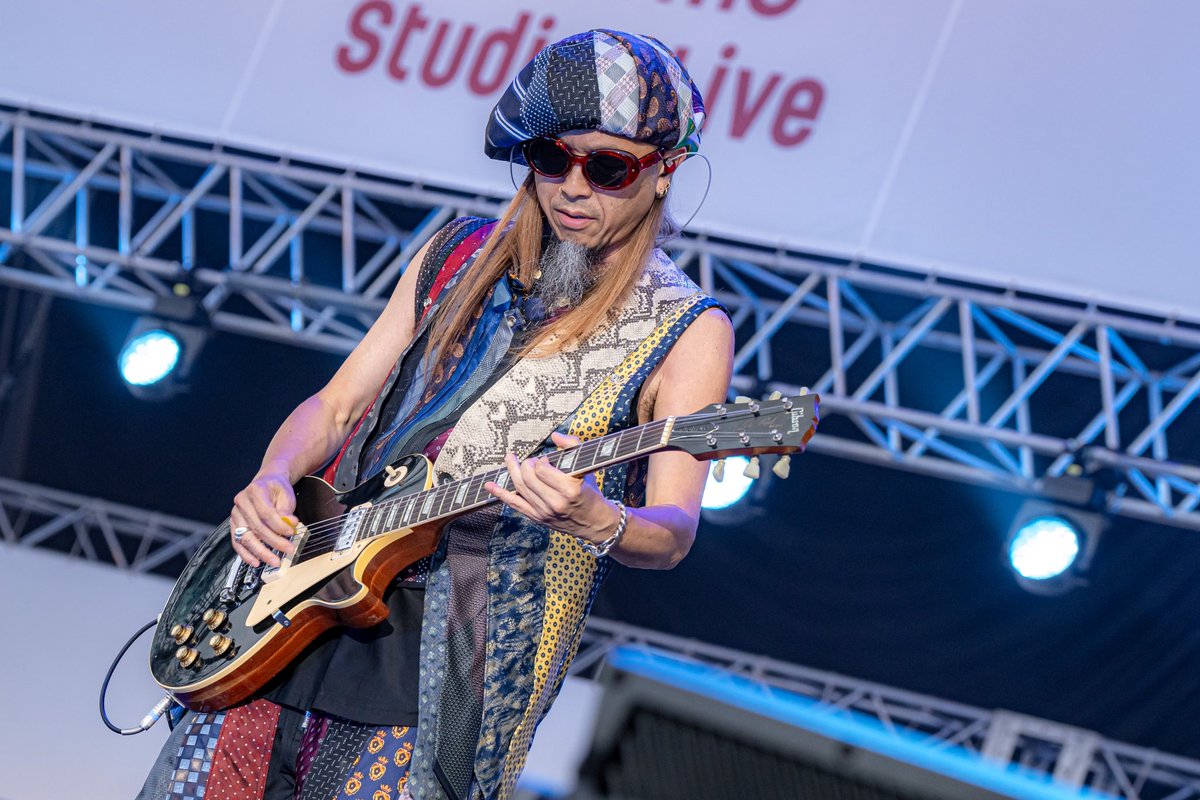 sukimafes's tweet photo. #スピッツ さん、ありがとうございました！

＜セットリスト＞
「群青」 and more…！

Photo: 佐藤広理 @hilf_ntlo （1st-2nd）
Photo: “SUGI” Yuuya Sugira @Sugi_Yu7 （3rd-4th）

#スキマフェス #スキマスイッチ https://t.co/f4EJU1PmbL