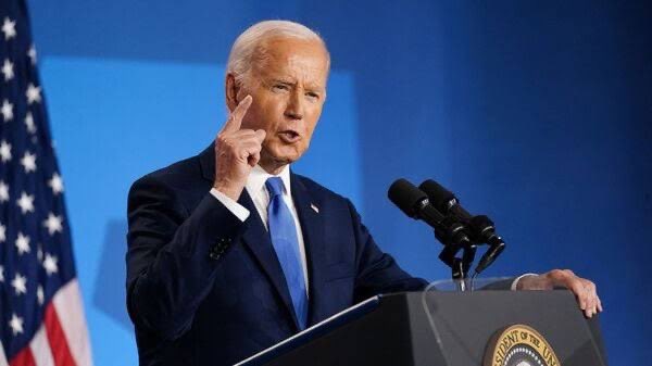DailyMarksmen's tweet photo. #Marksmendaily : #JustIn
US President Joe Biden commented on the recent shooting at Donald Trump's rally in Pennsylvania, stating, "I have been briefed on the shooting at Donald Trump's rally. I'm relieved to hear that he is safe and well. Jill and I are praying for him, his family, and everyone who attended the rally as we await further information."
He added, "We are deeply grateful to the Secret Service for their swift action in ensuring his safety. There is no place for such violence in America. We must come together as a nation to condemn it unequivocally." @JoeBiden @POTUS #Trump #Trump2024 #shooter #HEISALIVE