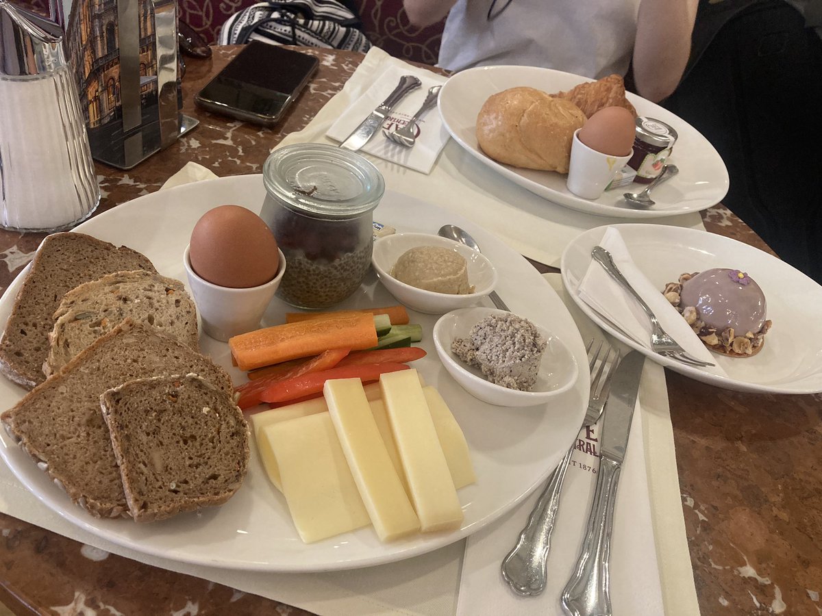 Phil ಠ_ಠ tweet media