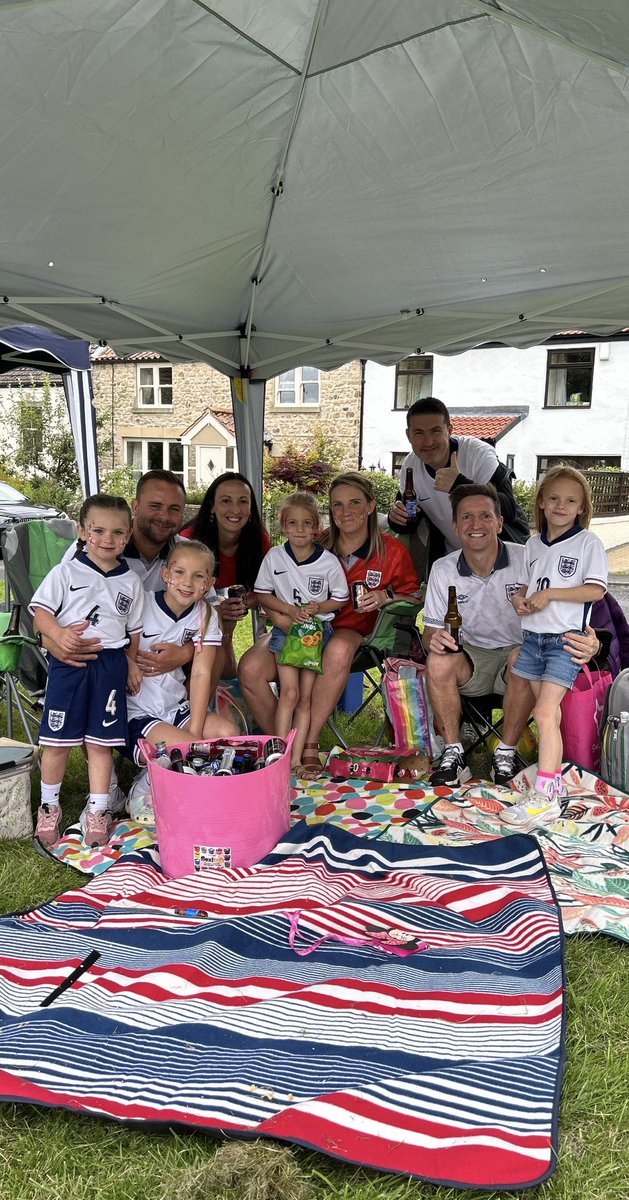 MrButts_PE's tweet photo. #SSNThreeLions #ItsComingHome https://t.co/9u4vlvNbJ5