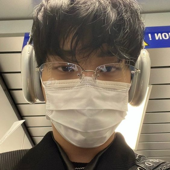 <a href="/yoonsseni/">♡</a> <a href="/PeacheSunmer/">♡</a> - Maaf  bila saya ada salah kata ataupun salah perbuatan, sampai ketemu kapan kapan lagi Peachase semuanya!" Ucap Bien sambil melambai dan melihat ke arah para hadirin untuk terakhir kalinya dengan matanya yang berkaca-kaca.