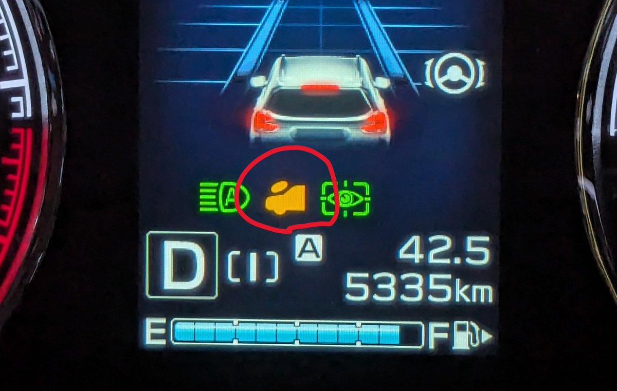 Forester_Sport's tweet photo. まだ納車一年なのに駐車中、派手に当て逃げされた💢
事故処理はしてもらったけど、どうせ犯人見付からずだろうから修理代は自前の任意保険で補う予定。
だけど、なんで被害者なのに3等級も下がるんや。
そしてドライブレコーダーの意味よ。車は衝撃感知してるのにレコーダーは全く反応してなかった‥ξ https://t.co/8Yk0We6Fjr
