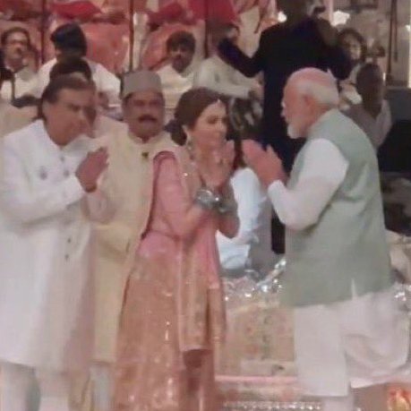 FellowcitizenEs's tweet image. The reality is that Mr. @RahulGandhi is Our Nation's Best Leader whereas @narendramodi is the worst &amp;amp; worst of kind Politician. As a PM Modi is an inefficient ineffective inactive person. Without Teleprompter he can't address anything. Blabbering personality ##BailBuddhi Modi