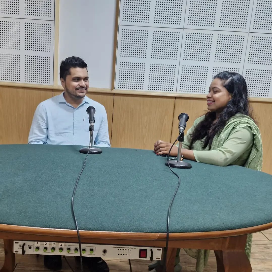 ABVPUttarakhand's tweet photo. आकाशवाणी 100.5FM पर अभाविप प्रकल्प Students For Development (SFD)  के माध्यम से  हरेला महापर्व के उपलक्ष्य पर चलाये जाने वाले वृक्षारोपण महाअभियान(16-20जुलाई) के विषय पर प्रान्त मंत्री श्री ऋषभ रावत ने अभियान पर विस्तृत चर्चा करी l https://t.co/5Kd5TP3Ej7