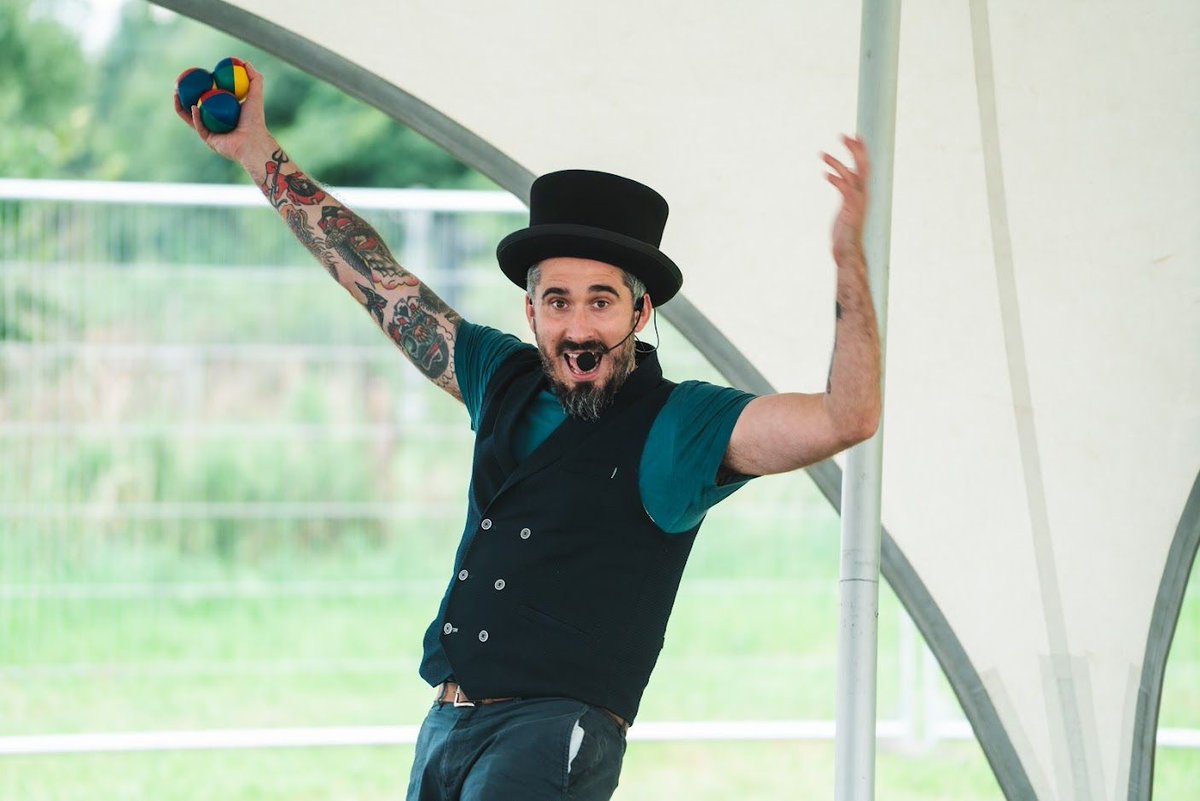 riversidefeast's tweet photo. Comedy and Magic Shows! 🧙 

Ranging from highly acclaimed Hypnotists and Magicians to top-rated family-friendly Comedians. ✨ 

  👉 https://t.co/Z6eLFROiAw 

🎫 All Included in your ticket price 🥰 https://t.co/JrqRn4gOiY https://t.co/ku3790e51Q